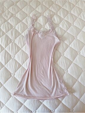 𝜗𝜚 abercrombie & fitch stretch light pink lace trim ribbed tank